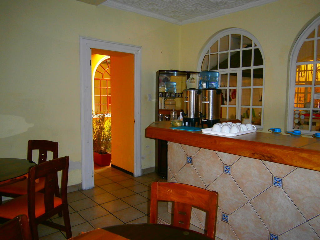 The Yellow House Quito Extérieur photo